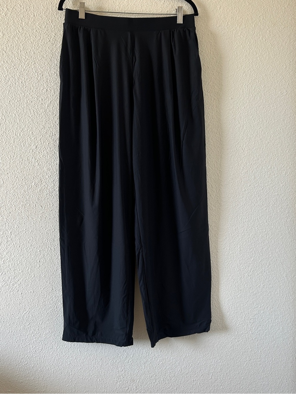 Uniqlo AIRism Wide Straight Leg Light Weight Pants Black Women’s Large Black